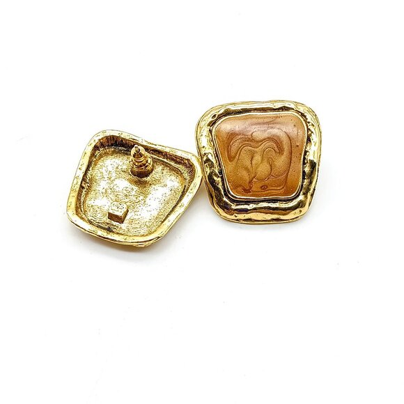 Chic Enamel Stud Earrings, Vintage Swirled Brown on Gold Tone - Picture 4 of 4
